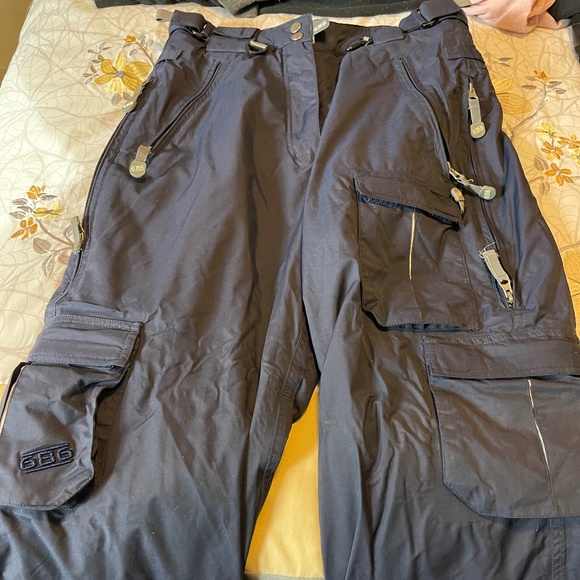Women's 686 Enterprises -Smarty Technology Ski Pants- Navy- Zip Out Liner-Medium